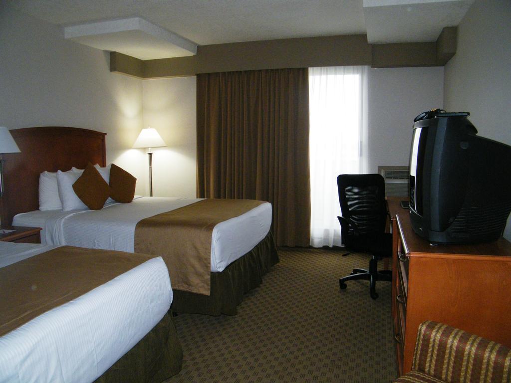 Ramada By Wyndham South