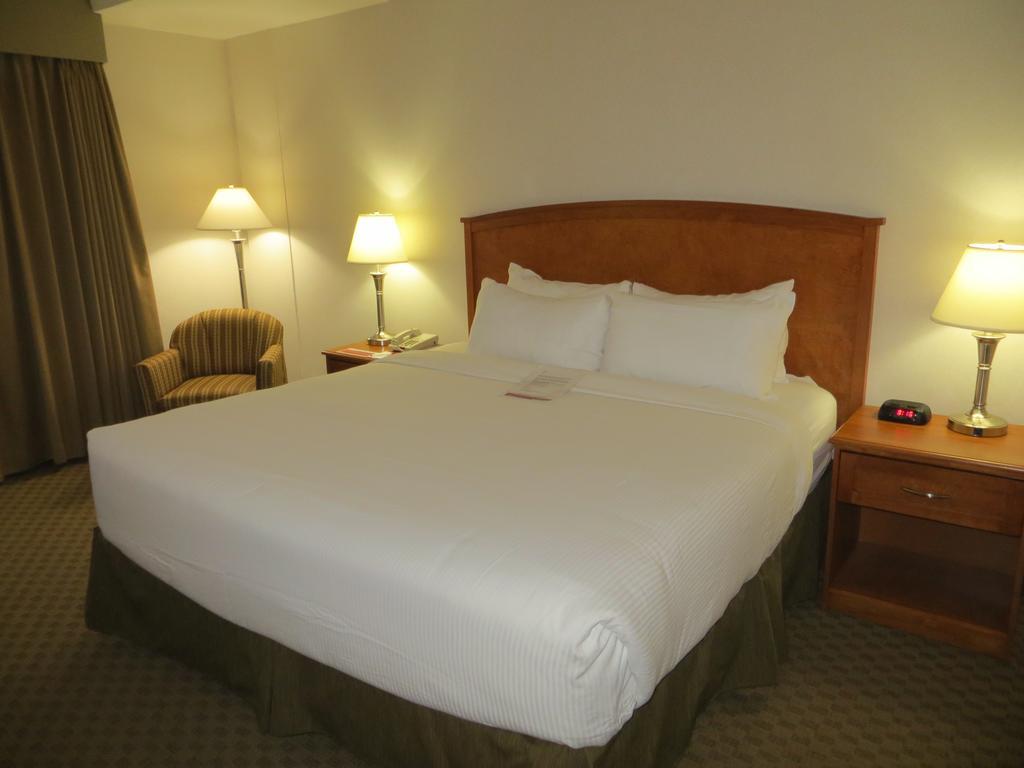 Ramada By Wyndham South Edmonton